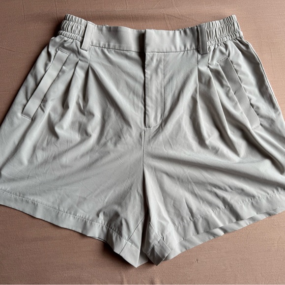 Vuori Women's Gray Shorts - Picture 1 of 7